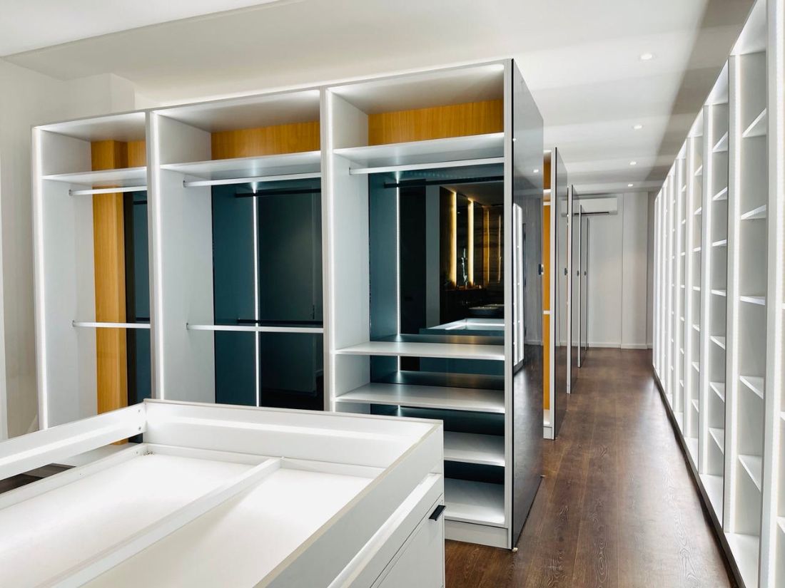 Walk-in closet modules