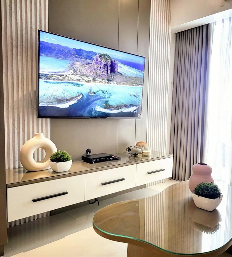 Media and entertainment cabinet
